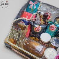 The Pearl Hamper